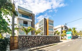 One Bay Residence Modern Contemporary Apartment Flat 4